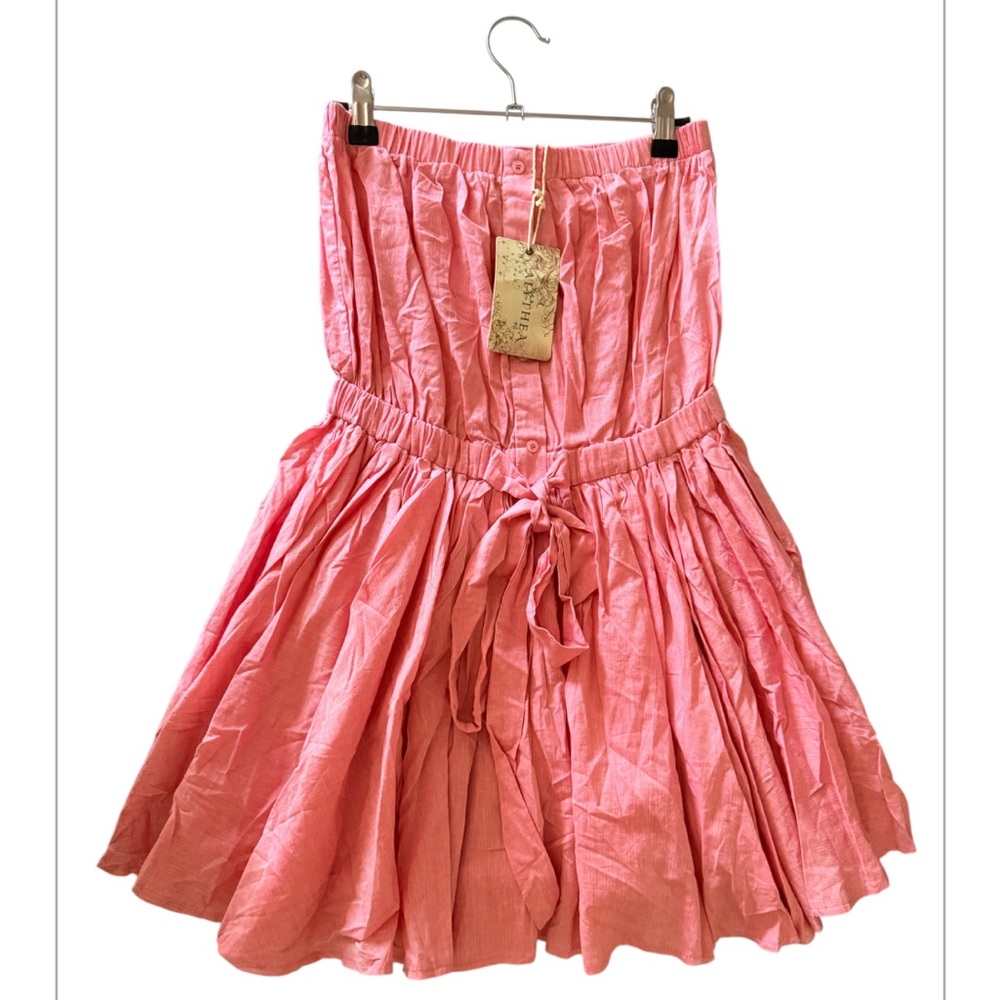 Alythea Women’s Pink Strapless Romper.
Size L